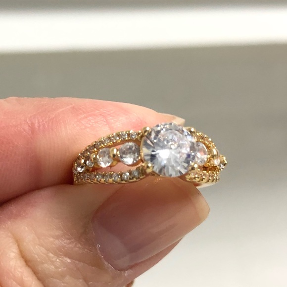 18k Gold Filled Engagement ring - Picture 3 of 9